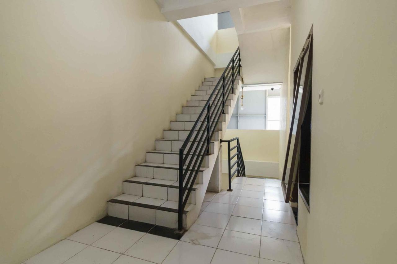 Hotel Reddoorz Syariah Near Lubang Jepang Bukittinggi Exterior foto
